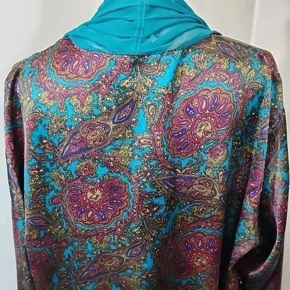 VICTORIA'S Secret Vintage Paisley Print Long Satin and Sheer robe. Size Medium - Picture 13 of 13